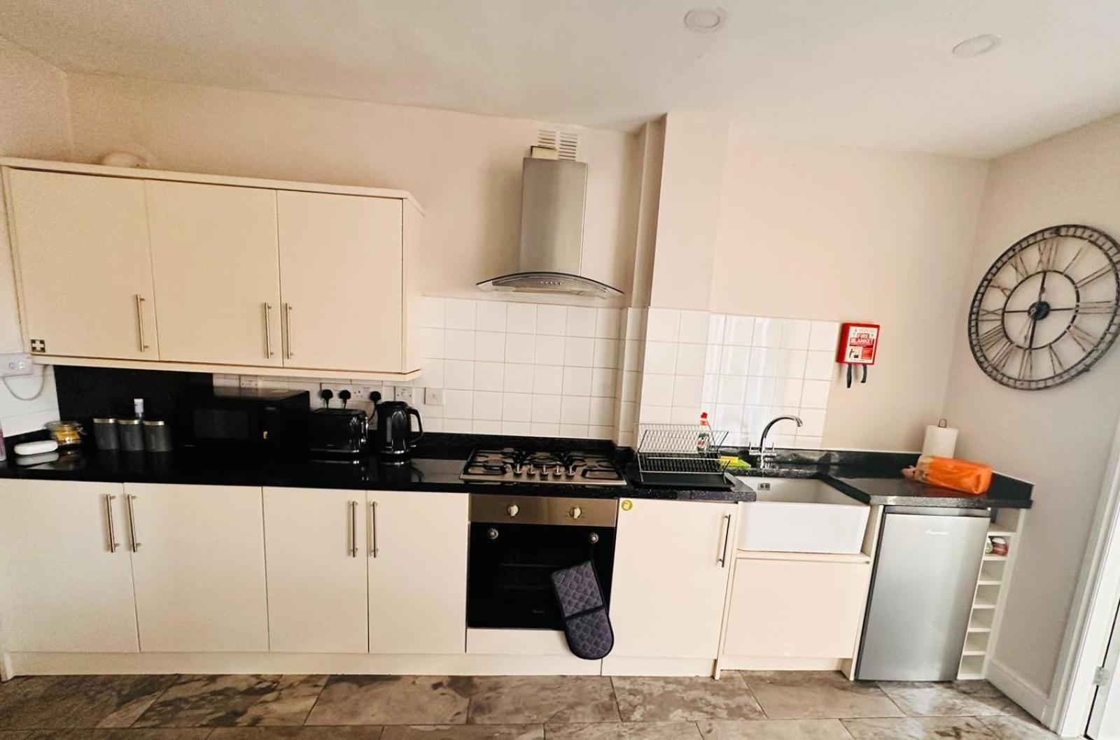 Birmingham Blissful Apartment With 2 Bedrooms エクステリア 写真
